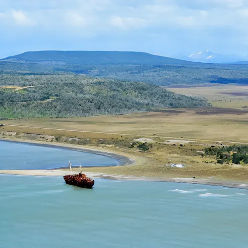 Cabo San Pablo y Estancia Pirinaica